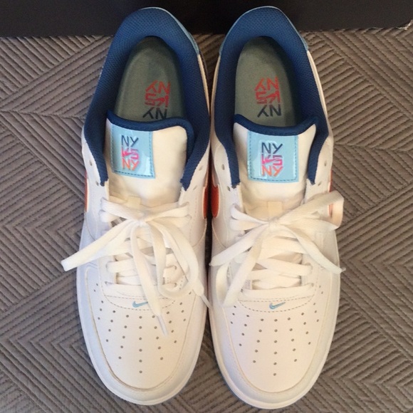 Nike Air Air Force 1 NY VS NY size 9.5 white/blue (aqua) sneakers for men. NWT - Picture 12 of 12